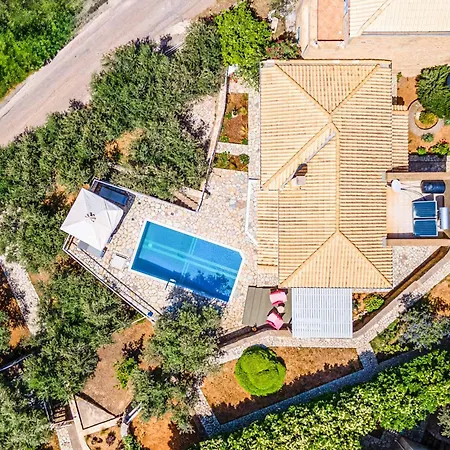 Dafne Villa Pirgos (Mani)